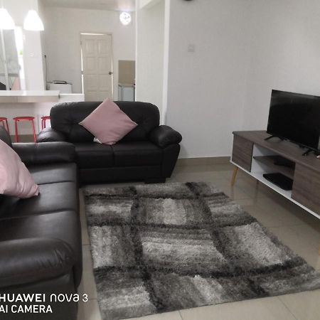 Abah 2 Room Homestay Pasir Gudang Eksteriør billede