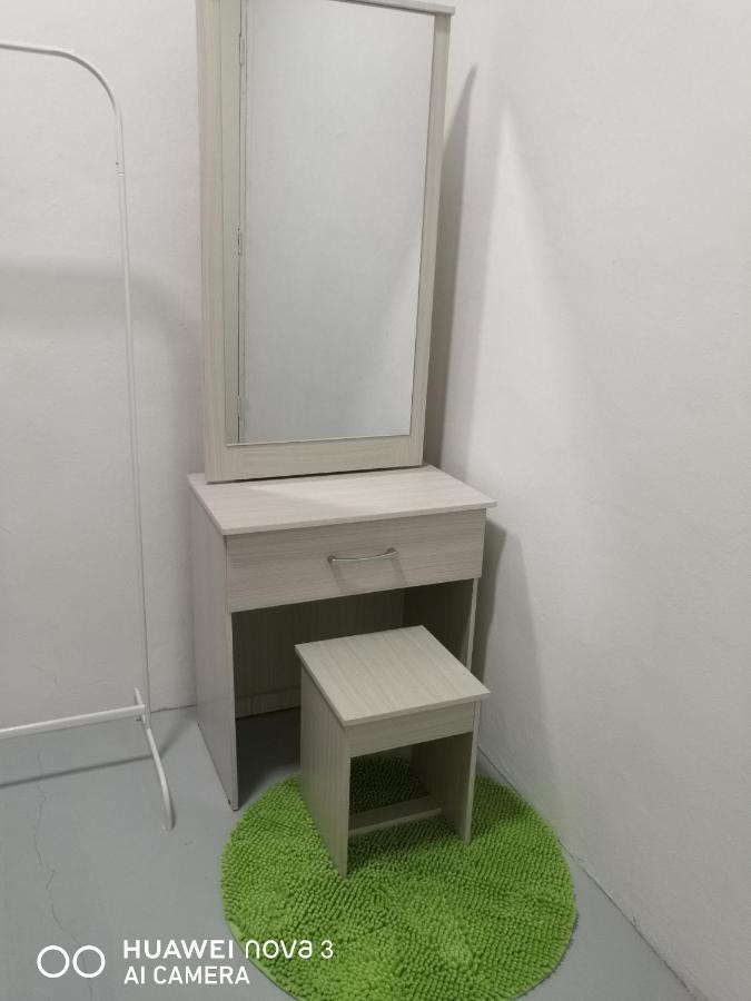 Abah 2 Room Homestay Pasir Gudang Eksteriør billede