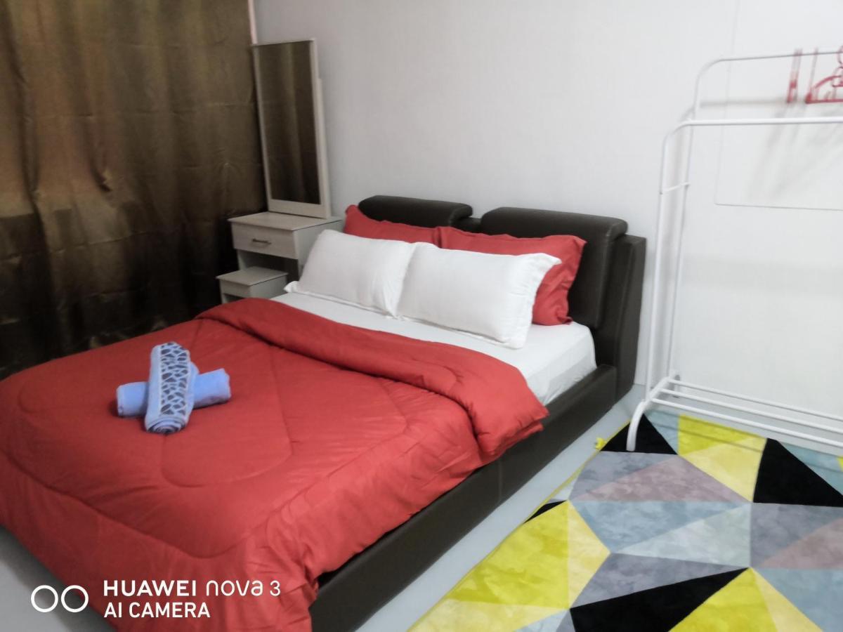 Abah 2 Room Homestay Pasir Gudang Eksteriør billede